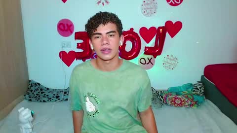 Snapshot of jaedasky_ chatting on February 19, 5:49 am javi15 online show from February 19, 5:49 am