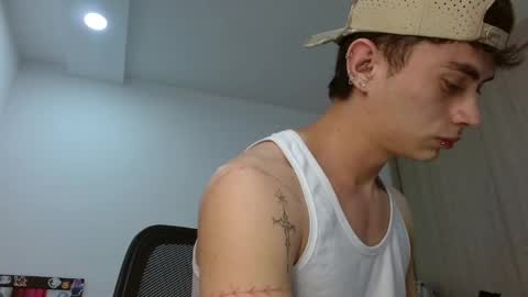 Snapshot of jaico_santos1 chatting on May 22, 11:21 pm Jaico online show from May 22, 11:21 pm
