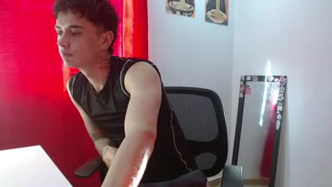 Snapshot of jaico_santos1 chatting on June 10, 9:46 pm Jaico online show from June 10, 9:46 pm