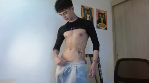 Snapshot of jaico_santos1 chatting on August 5, 12:02 am Jaico online show from August 5, 12:02 am