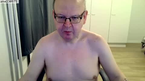 Snapshot of jake230975 chatting on April 4, 6:27 pm Jake2309 online show from April 4, 6:27 pm
