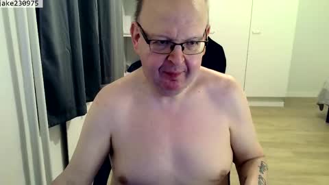 Snapshot of jake230975 chatting on April 13, 7:08 pm Jake2309 online show from April 13, 7:08 pm