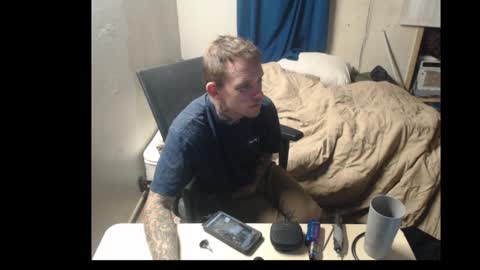 showingitoff online show from October 30, 11:44 am