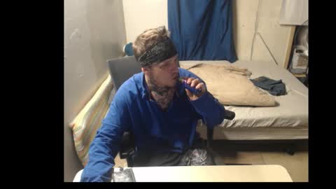 showingitoff online show from November 3, 6:14 am