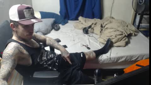 showingitoff online show from November 15, 4:21 am