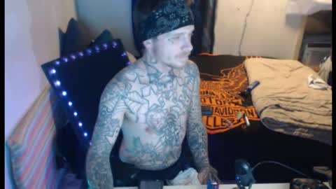 showingitoff online show from November 18, 6:18 am