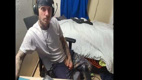 showingitoff online show from January 14, 5:46 am