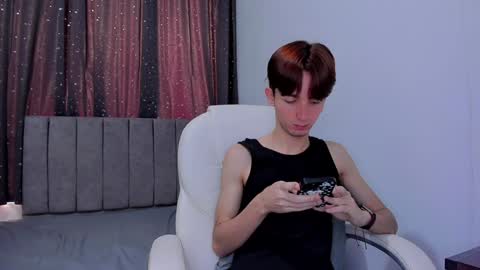 Snapshot of jake_evanss_ chatting on January 23, 3:11 pm JAKE online show from January 23, 3:11 pm