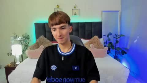 Snapshot of jake_evanss_ chatting on May 4, 2:02 pm JAKE online show from May 4, 2:02 pm