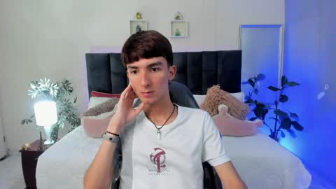 Snapshot of jake_evanss_ chatting on May 12, 1:52 pm JAKE online show from May 12, 1:52 pm