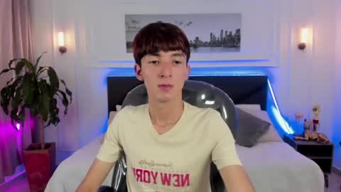 Snapshot of jake_evanss_ chatting on June 16, 6:43 pm JAKE online show from June 16, 6:43 pm