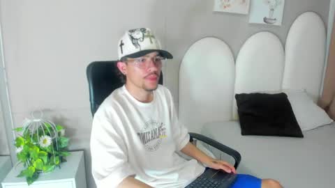 Jake  online show from April 30, 9:08 pm