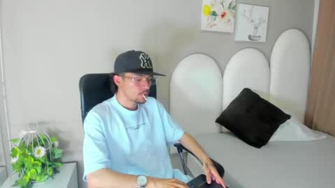 Jake  online show from May 1, 7:18 pm