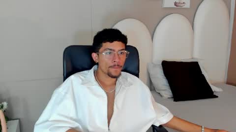 Snapshot of jake_miller__ chatting on June 11, 8:18 pm Jake online show from June 11, 8:18 pm
