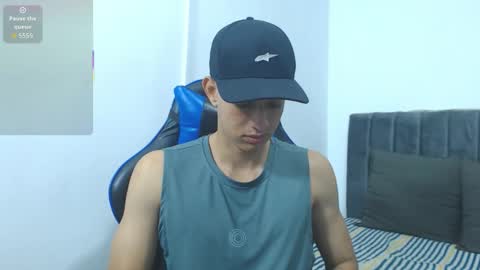 Hi guys im new 3 online show from November 25, 2:22 am