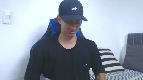 Hi guys im new 3 online show from February 16, 4:25 pm