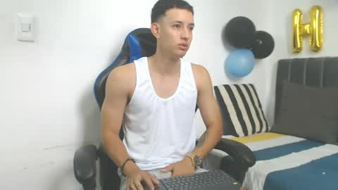 Hi guys im new 3 online show from May 1, 1:59 pm