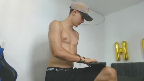 Snapshot of jake_shadow14 chatting on May 27, 7:22 pm Hi guys im new 3 online show from May 27, 7:22 pm