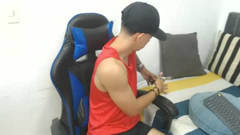 Snapshot of jake_shadow14 chatting on June 18, 10:47 pm Hi guys im new 3 online show from June 18, 10:47 pm