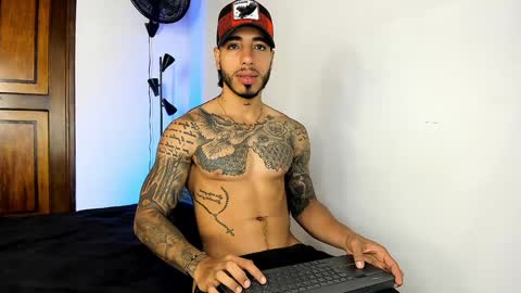 Snapshot of jakee_brown chatting on January 25, 2:37 am Santiago online show from January 25, 2:37 am