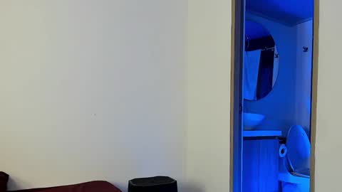 Snapshot of jakee_brown chatting on February 8, 10:39 am Santiago online show from February 8, 10:39 am