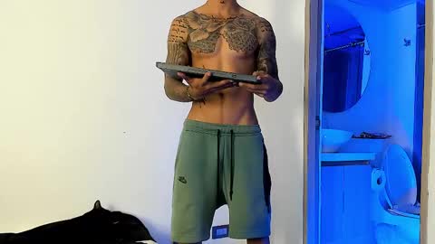 Snapshot of jakee_brown chatting on February 10, 7:47 am Santiago online show from February 10, 7:47 am