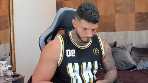 my name is sebas If you come here dont hesitate to say hello Im a guy who really likes having conversations and having hot online show from January 26, 2:24 am