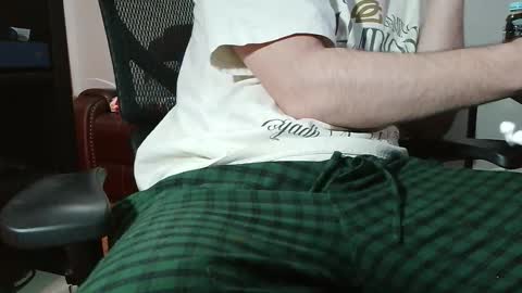 Snapshot of jakeyj2525 chatting on January 19, 3:43 am Jakeyj2525 online show from January 19, 3:43 am