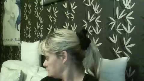 JAKKI LOUISE pornstar online show from October 10, 9:58 pm