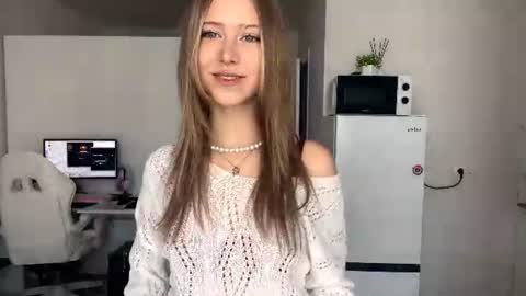 Zoe online show from August 7, 11:12 am
