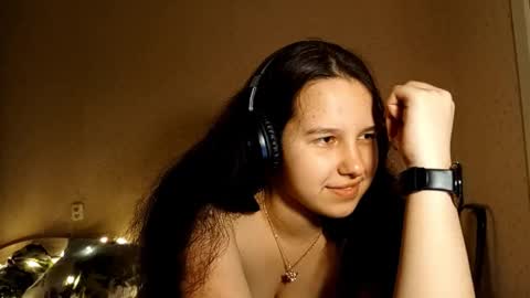 Lisa online show from October 3, 5:10 pm