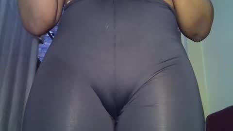 Snapshot of jalia12 chatting on June 8, 10:21 pm jalia12 online show from June 8, 10:21 pm