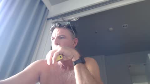 Snapshot of jam_on_it chatting on December 31, 2:40 am JAM online show from December 31, 2:40 am