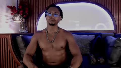 Snapshot of jamalmyst_ chatting on May 18, 9:20 pm online show from May 18, 9:20 pm