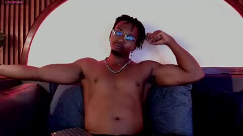 Snapshot of jamalmyst_ chatting on June 10, 9:25 pm online show from June 10, 9:25 pm