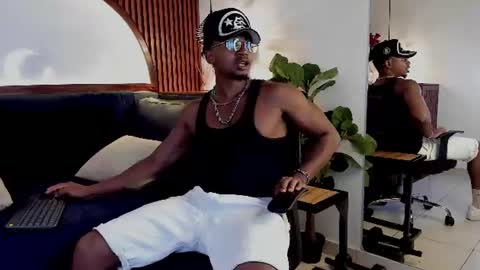 Snapshot of jamalmyst_ chatting on June 18, 8:57 pm online show from June 18, 8:57 pm