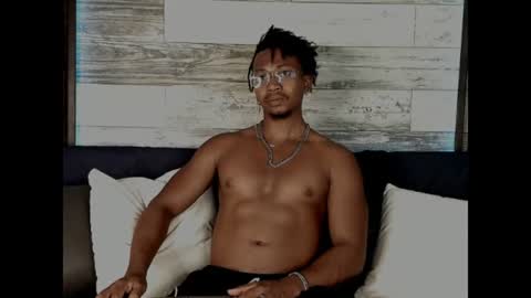 Snapshot of jamalmyst_ chatting on July 8, 8:24 pm online show from July 8, 8:24 pm
