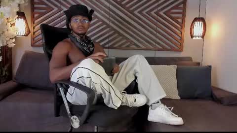 Snapshot of jamalmyst_ chatting on July 16, 7:42 pm online show from July 16, 7:42 pm