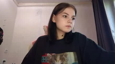 Mila online show from May 31, 5:15 am