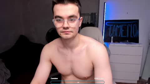 Snapshot of jame_flow chatting on March 1, 10:50 am Hey there Im Jame online show from March 1, 10:50 am