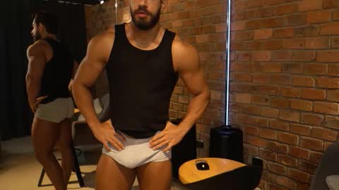 Snapshot of james_axel chatting on October 25, 2:35 pm James Axel online show from October 25, 2:35 pm