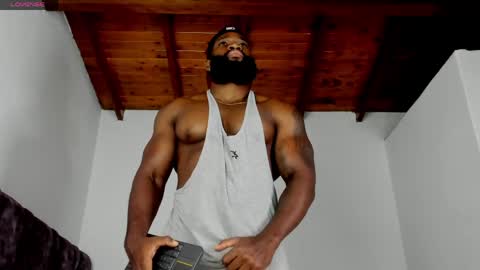 Snapshot of james_bbcmuscle chatting on May 7, 12:27 am James BBC online show from May 7, 12:27 am