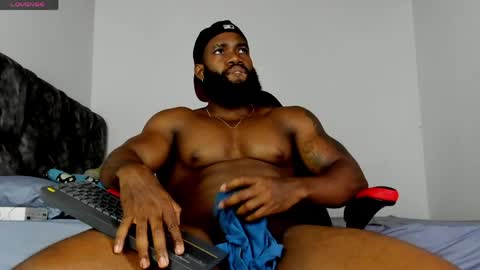 Snapshot of james_bbcmuscle chatting on May 15, 10:50 pm James BBC online show from May 15, 10:50 pm