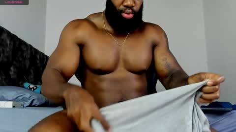 Snapshot of james_bbcmuscle chatting on May 15, 11:23 pm James BBC online show from May 15, 11:23 pm