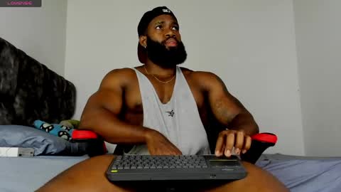 Snapshot of james_bbcmuscle chatting on May 15, 11:34 pm James BBC online show from May 15, 11:34 pm
