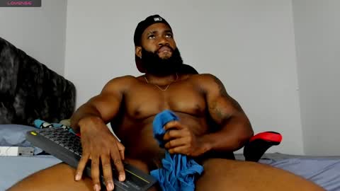 Snapshot of james_bbcmuscle chatting on May 15, 11:56 pm James BBC online show from May 15, 11:56 pm