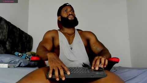 Snapshot of james_bbcmuscle chatting on May 16, 12:07 am James BBC online show from May 16, 12:07 am