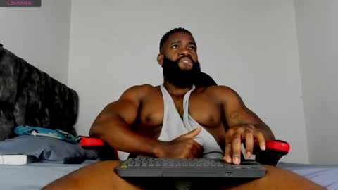 Snapshot of james_bbcmuscle chatting on May 31, 11:06 pm James BBC online show from May 31, 11:06 pm