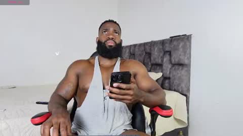 Snapshot of james_bbcmuscle chatting on June 14, 10:56 pm James BBC online show from June 14, 10:56 pm