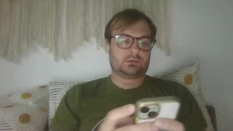 Snapshot of james_heron chatting on September 11, 6:19 pm James Heron online show from September 11, 6:19 pm